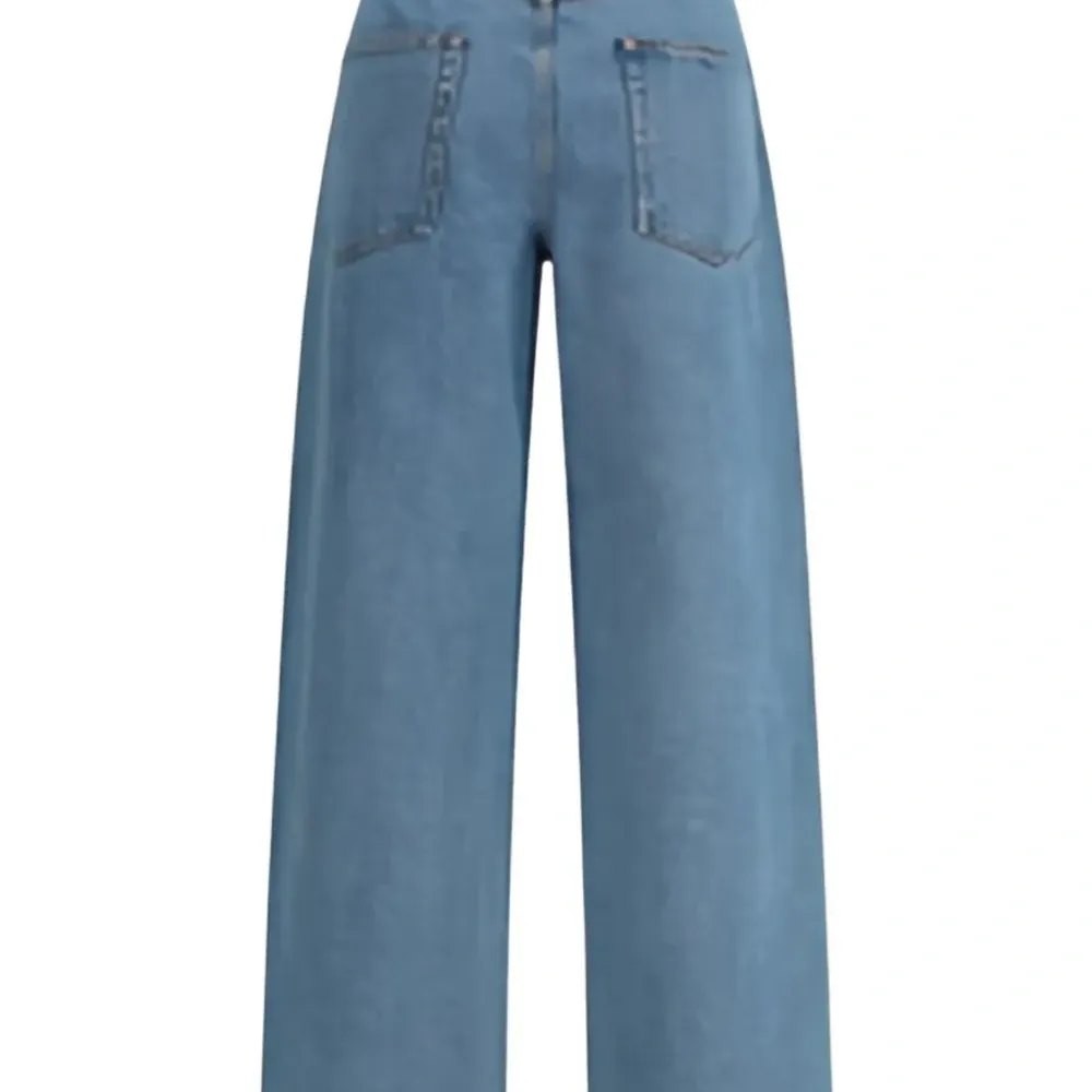 Джинсы с пятью карманами