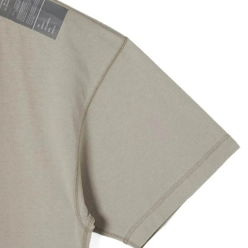 Футболка с нашивкой