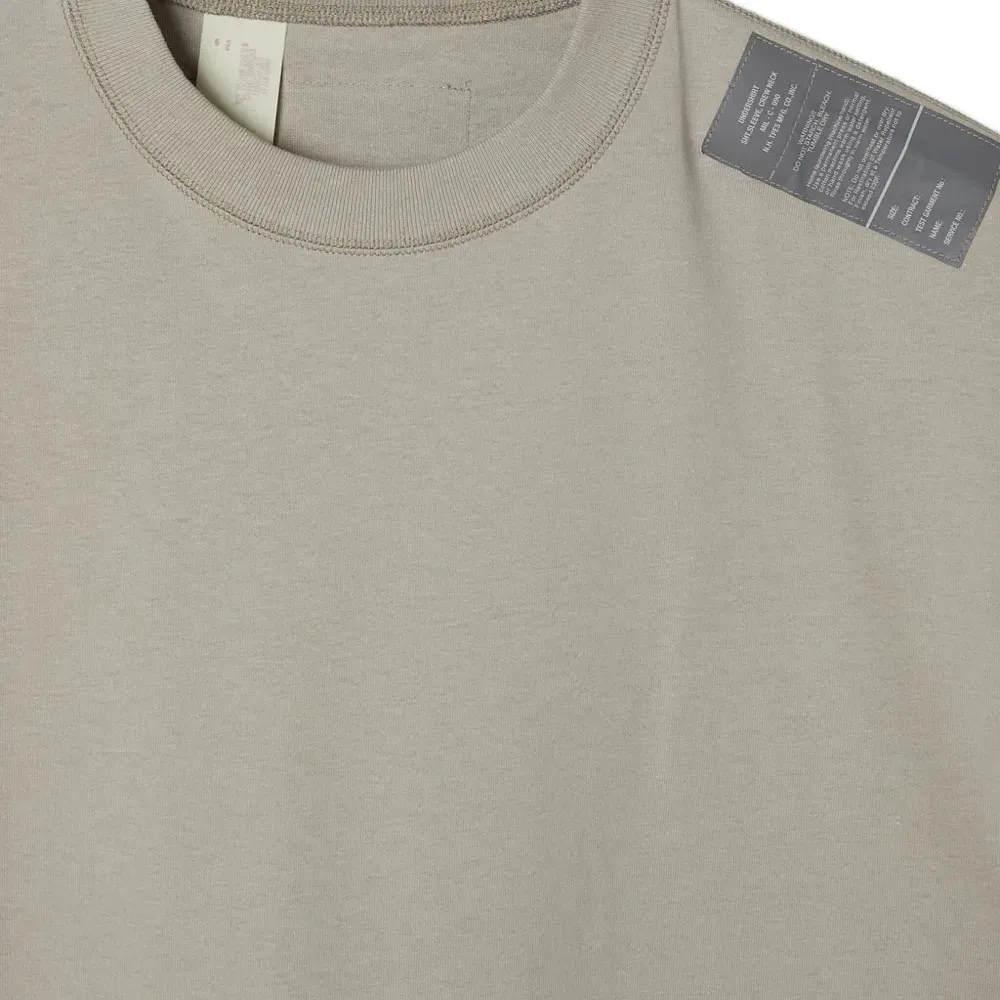 Футболка с нашивкой