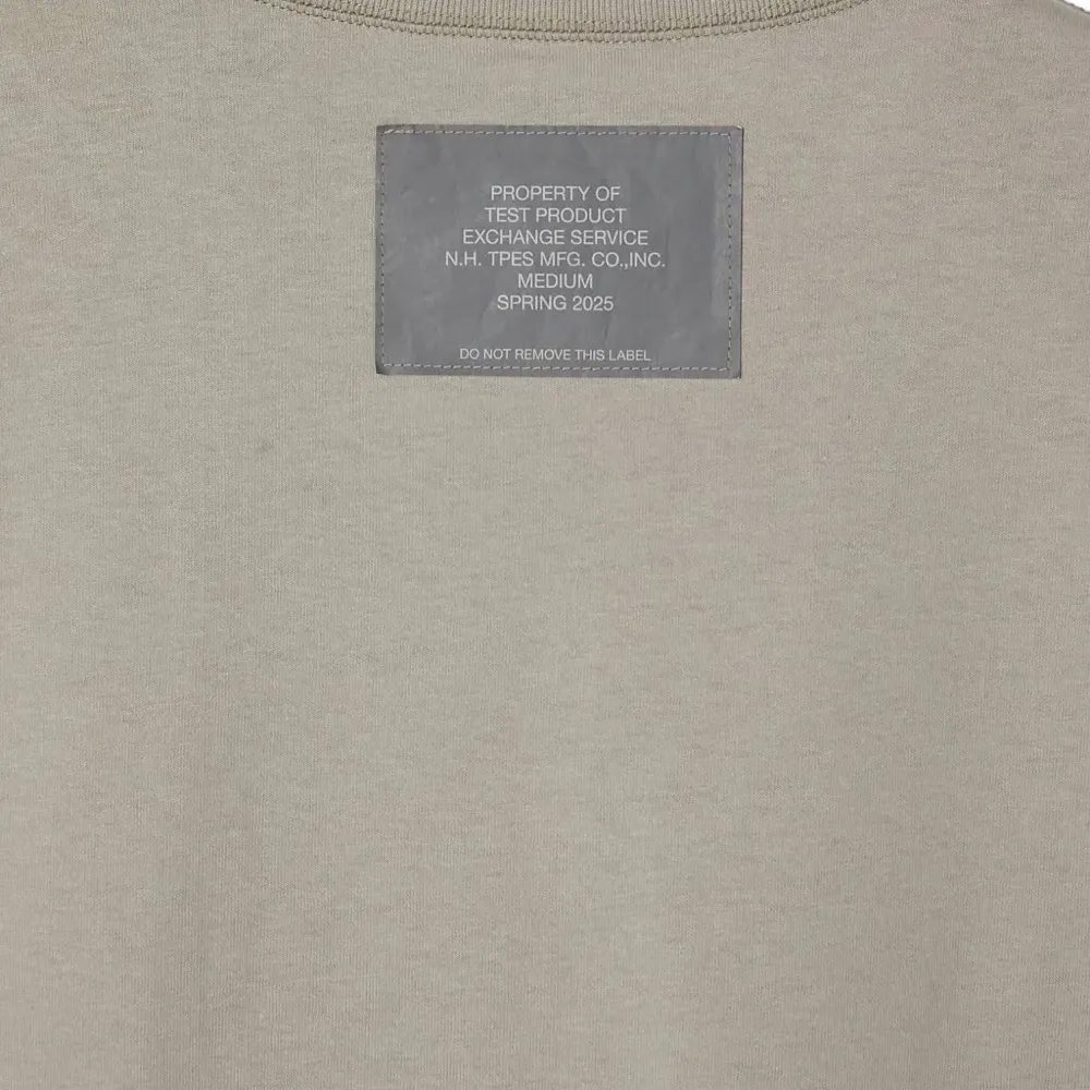 Футболка с нашивкой