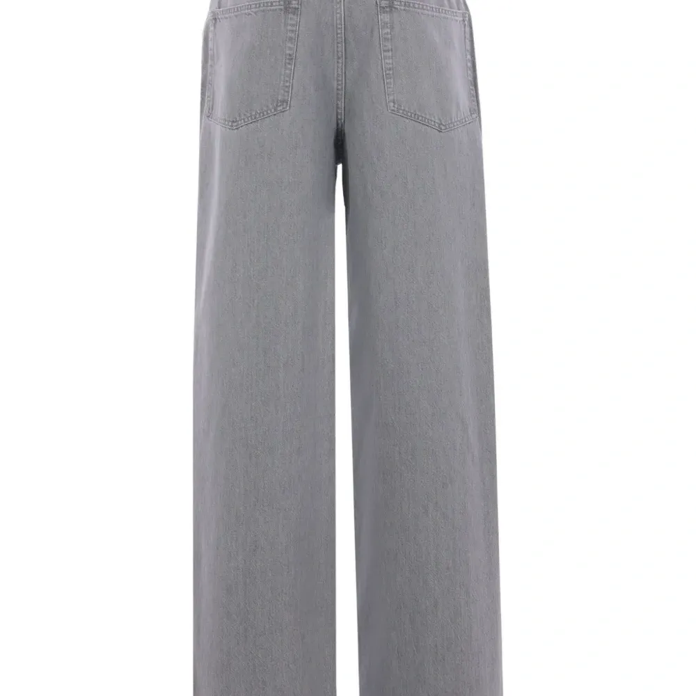 джинсы с эффектом потертости