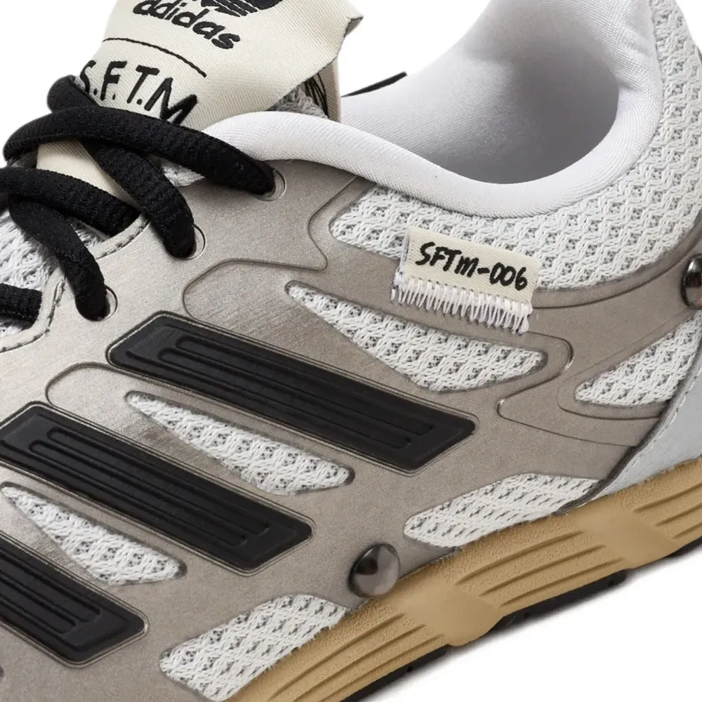 Кроссовки Adizero PR из коллаборации с Song for the Mute