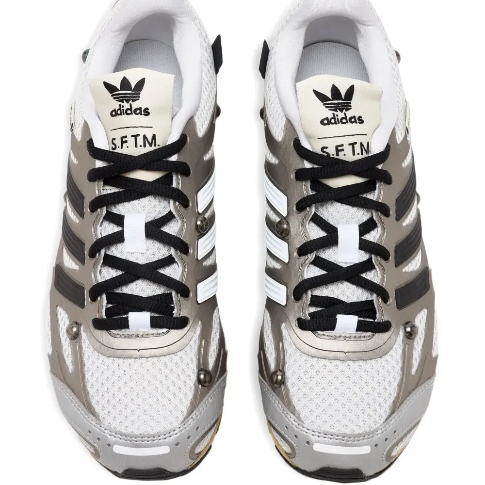 Кроссовки Adizero PR из коллаборации с Song for the Mute