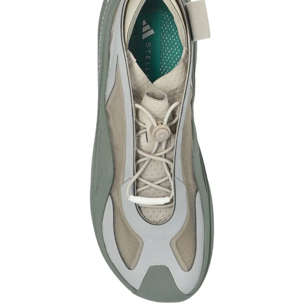 Кроссовки со вставками