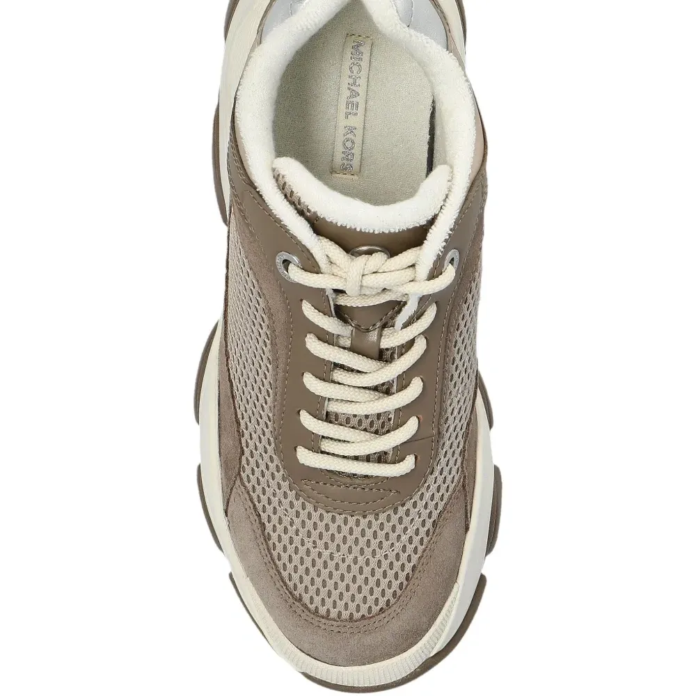 кроссовки с сетчатыми вставками кроссовки с сетчатыми вставками