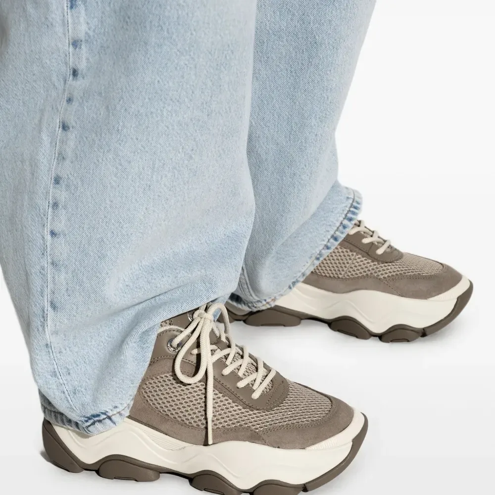 кроссовки с сетчатыми вставками кроссовки с сетчатыми вставками