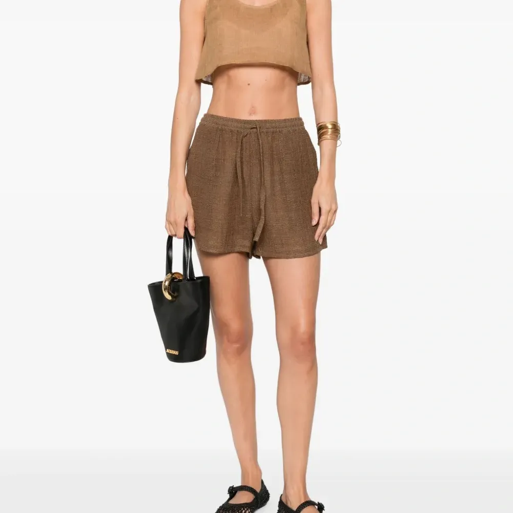 льняной топ с U-образным вырезом льняной топ с U-образным вырезом