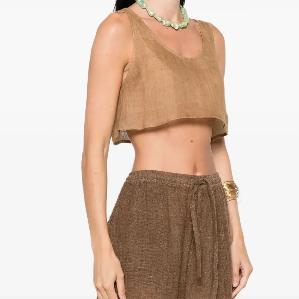 льняной топ с U-образным вырезом льняной топ с U-образным вырезом