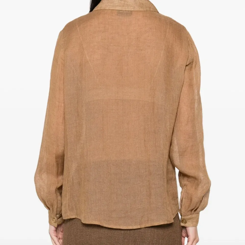 Льняная рубашка на пуговицах Льняная рубашка на пуговицах