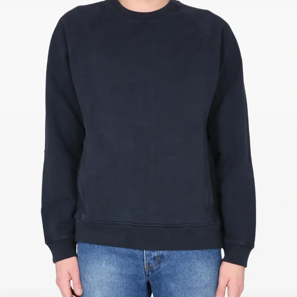 Свитшот с круглым вырезом