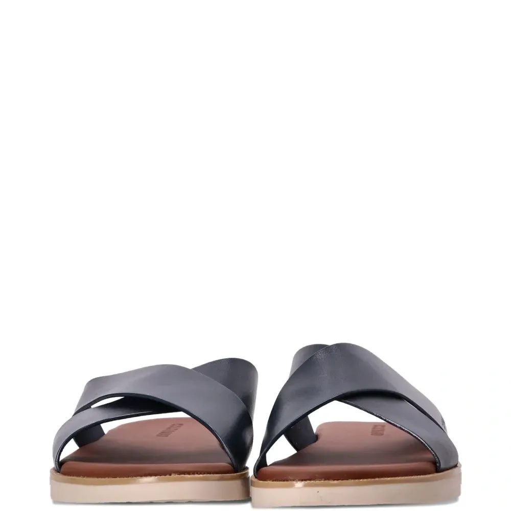 сандалии с перекрестными ремешками