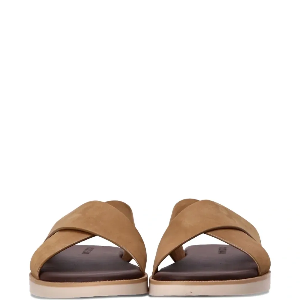 Сандалии с перекрестными ремешками