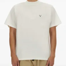 Футболка с вышитым логотипом