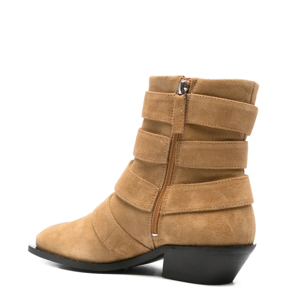 Замшевые ботинки