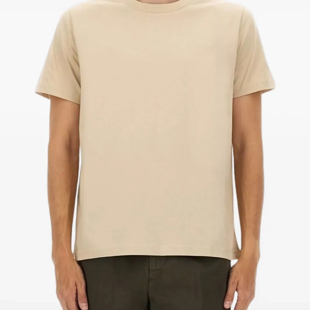 Футболка с круглым вырезом