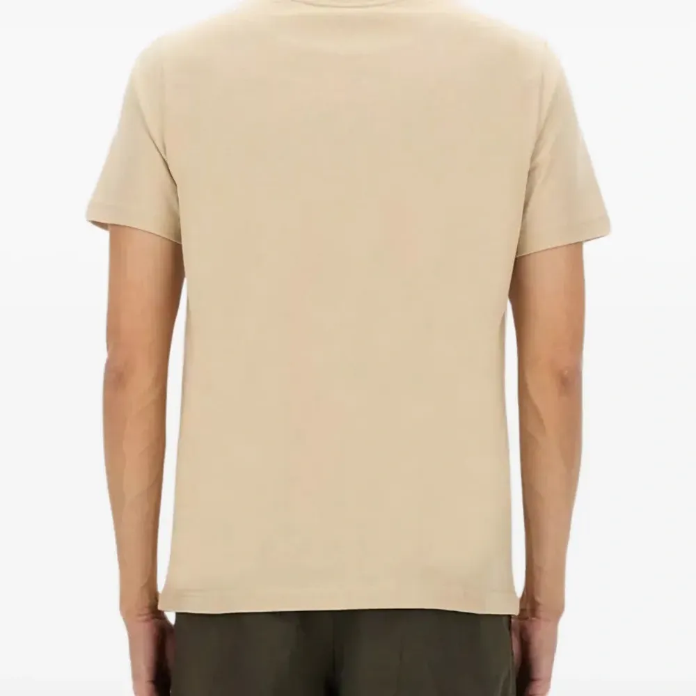 Футболка с круглым вырезом