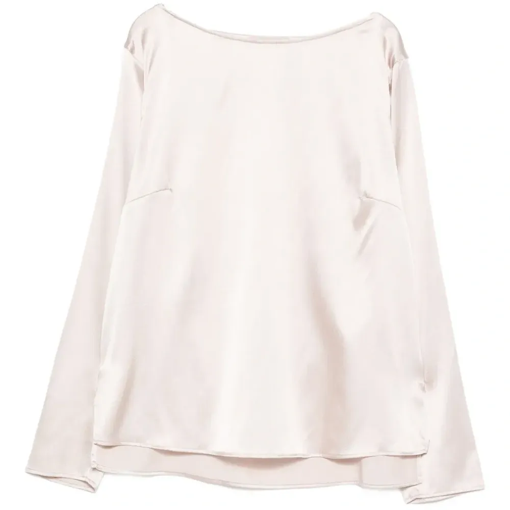 Блузка с вырезом-лодочкой и длинными рукавами