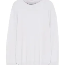 Свитер с высоким воротником