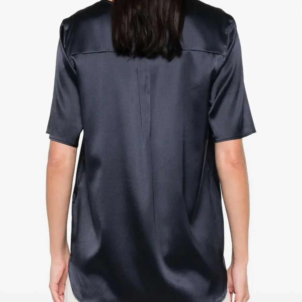 Блузка с короткими рукавами