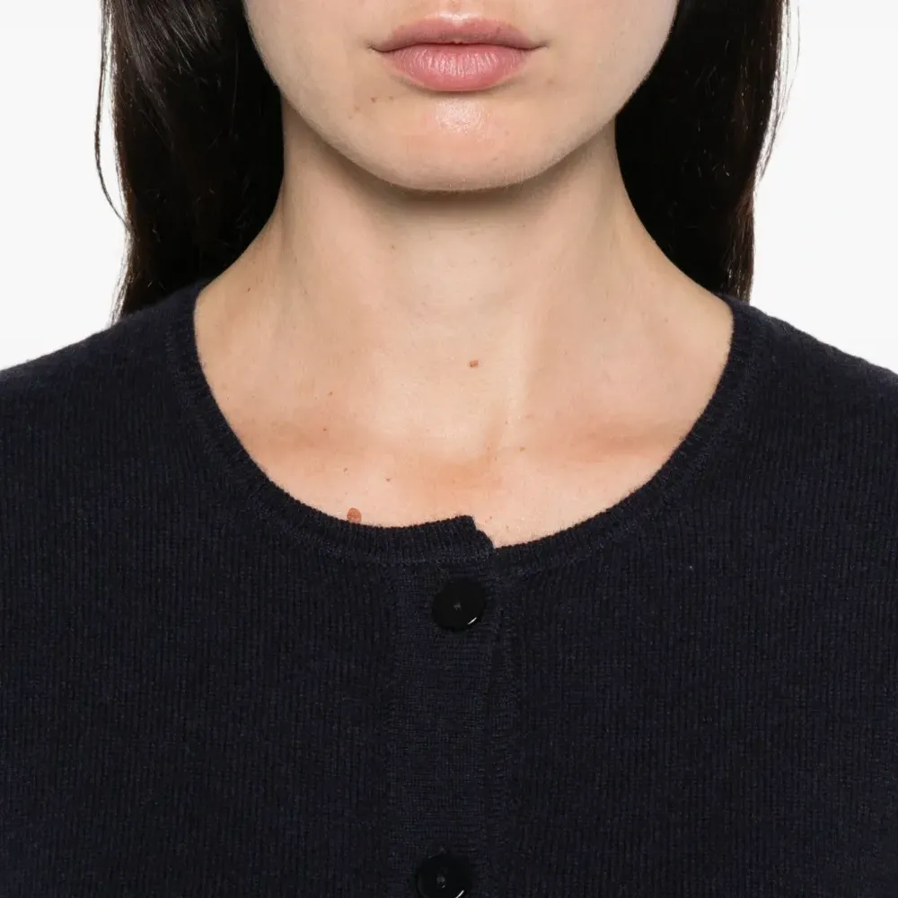 Кардиган на пуговицах