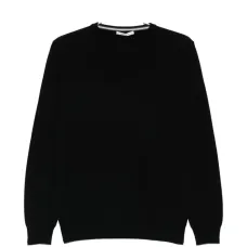 Свитер с круглым вырезом