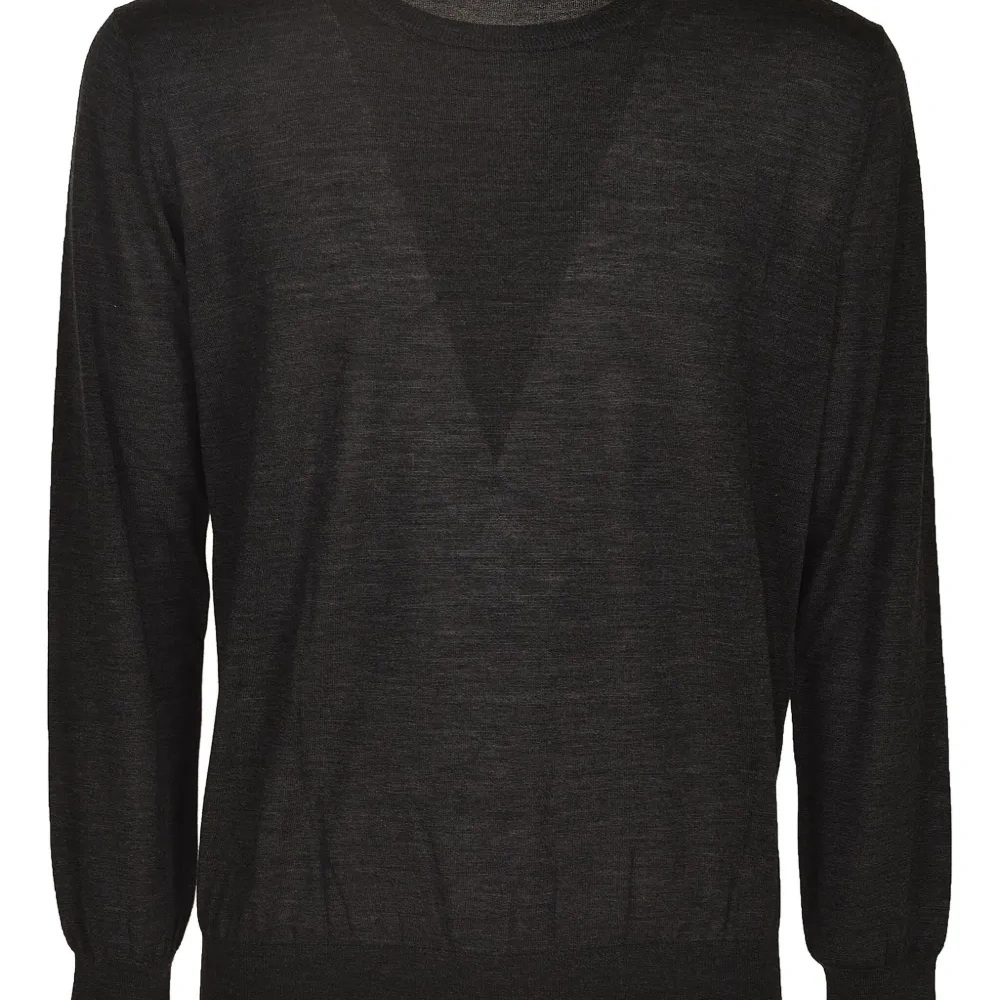 свитер с круглым вырезом