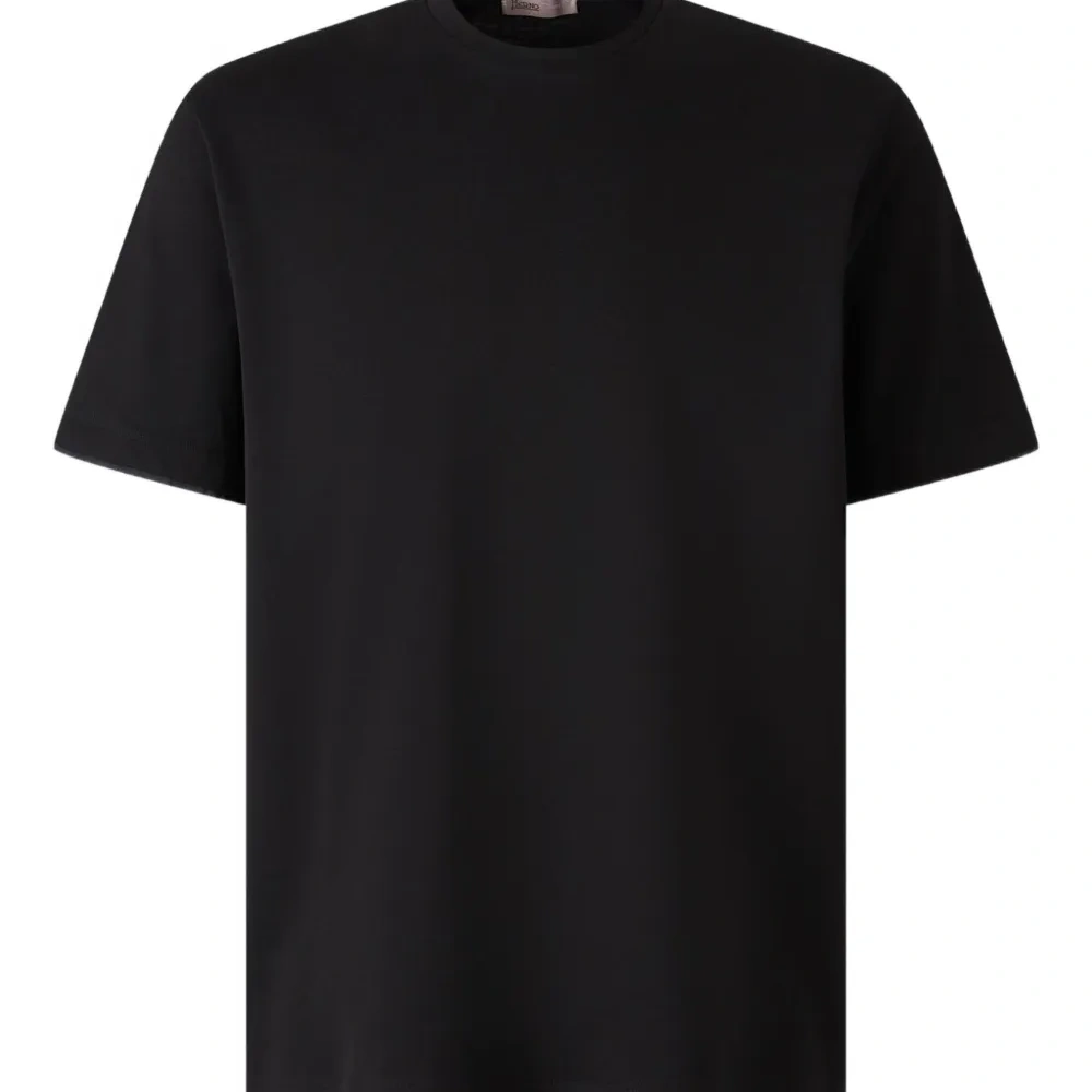 футболка с круглым вырезом