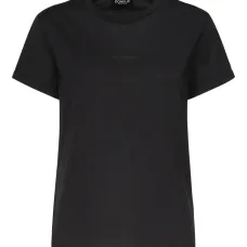 футболка с вышитым логотипом