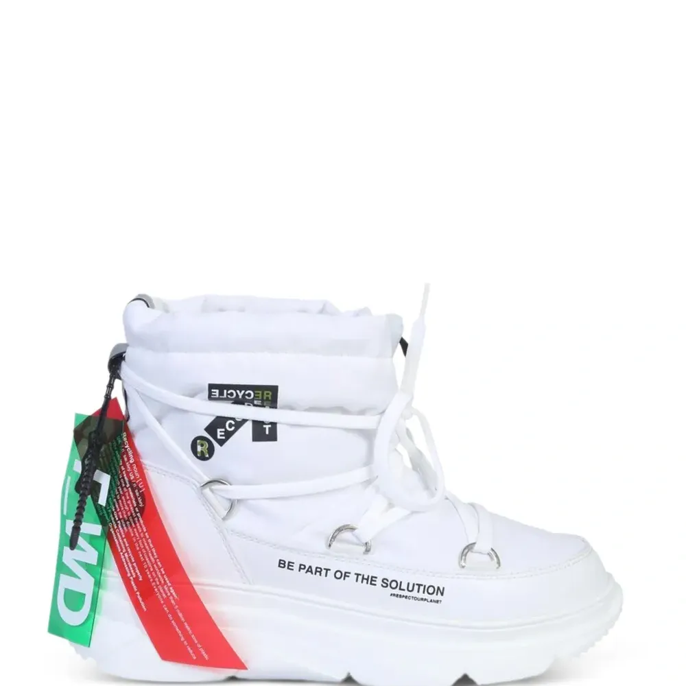 Ботинки на шнуровке Ботинки на шнуровке