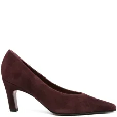 Туфли с заостренным носком