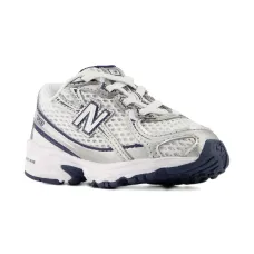 Кроссовки 740 на шнуровке