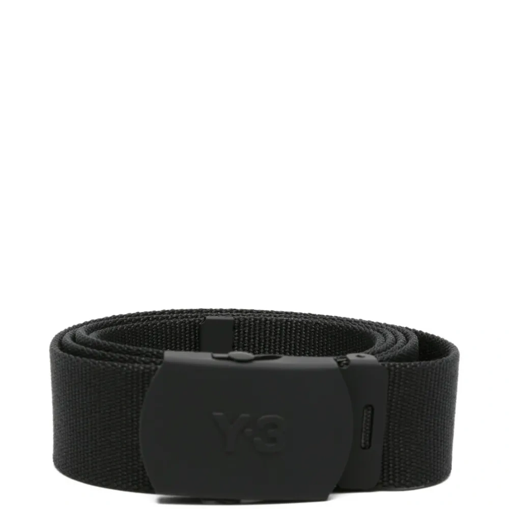 Ремень с тисненым логотипом