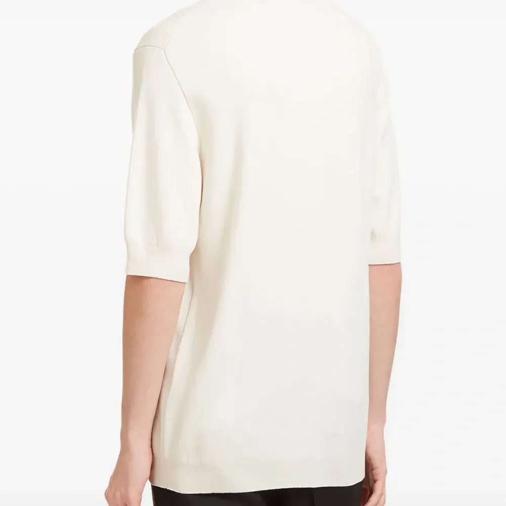 Футболка с круглым вырезом и короткими рукавами