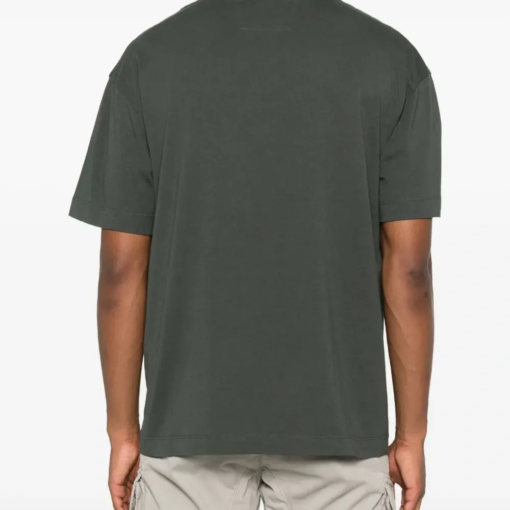 футболка с графичным принтом футболка с графичным принтом