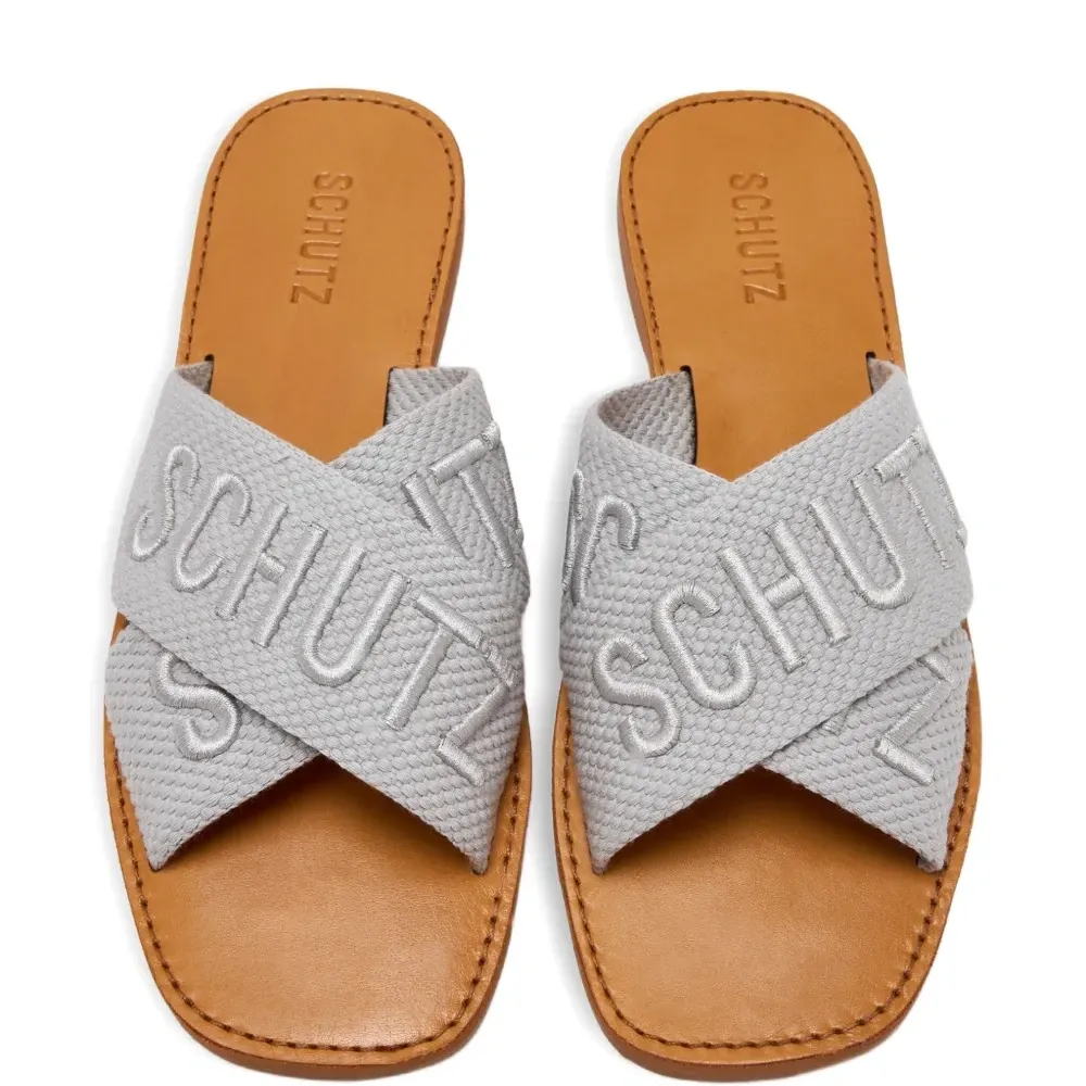 Сандалии с перекрестными ремешками