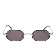 солнцезащитные очки в геометричной оправе