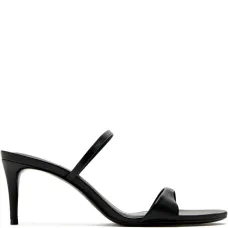 Босоножки на шпильке