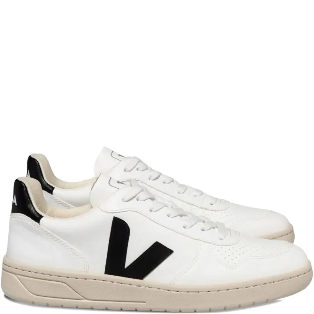 Кроссовки V-10