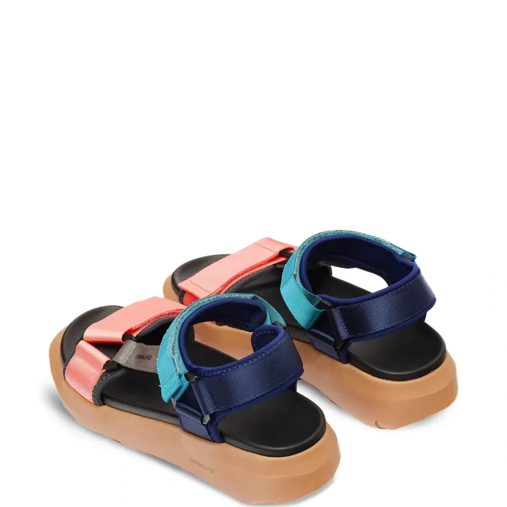 Сандалии на платформе с ремешками