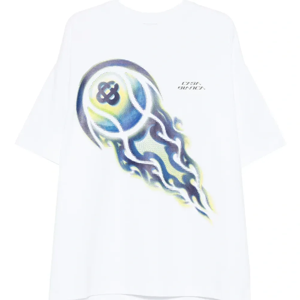 Футболка с изображением горящего теннисного мяча