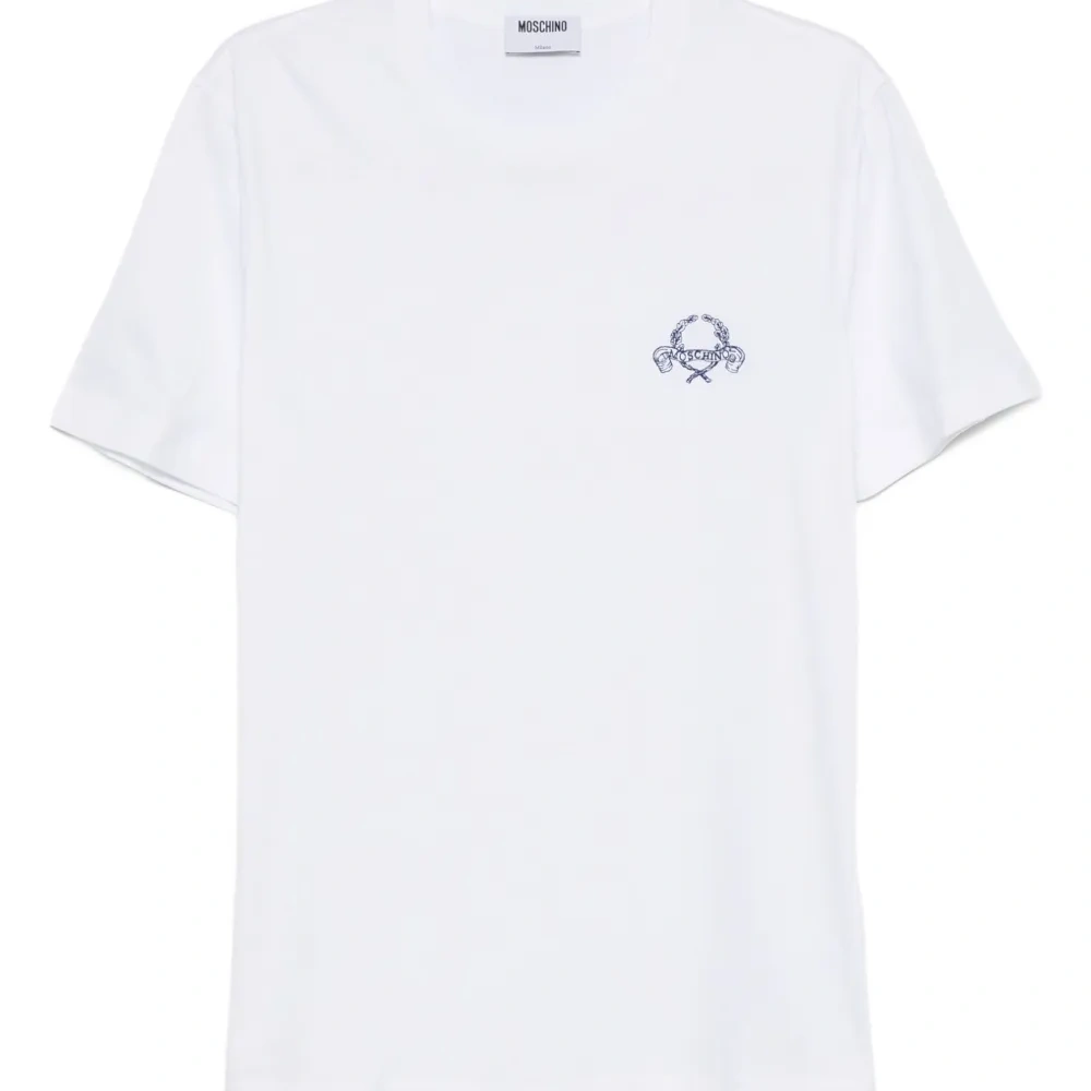 футболка с вышитым логотипом