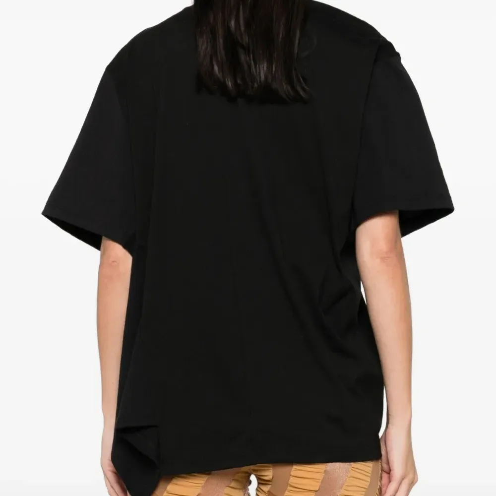 Футболка с узлом