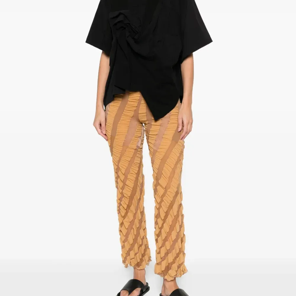 Футболка с узлом