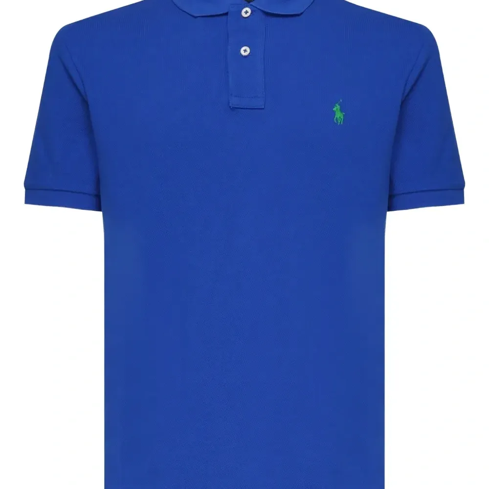 рубашка поло с вышитым логотипом