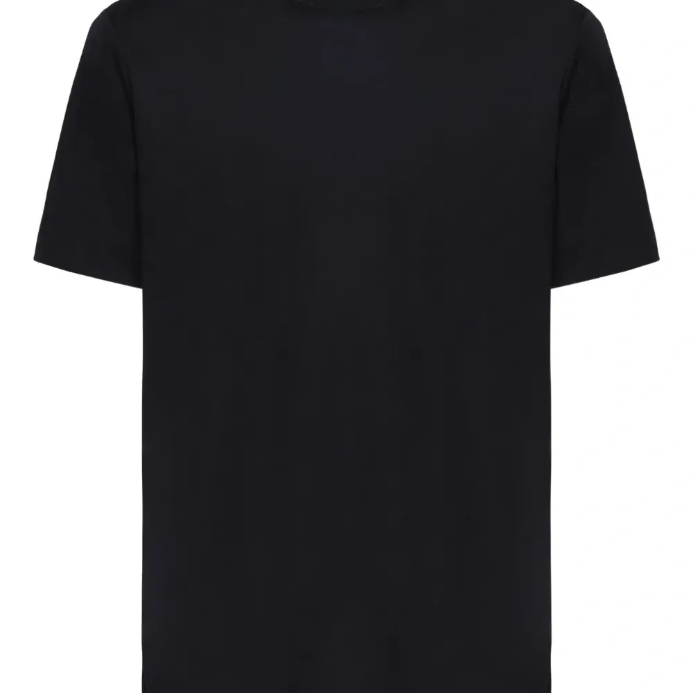 футболка с круглым вырезом