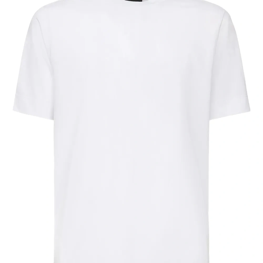 футболка с круглым вырезом