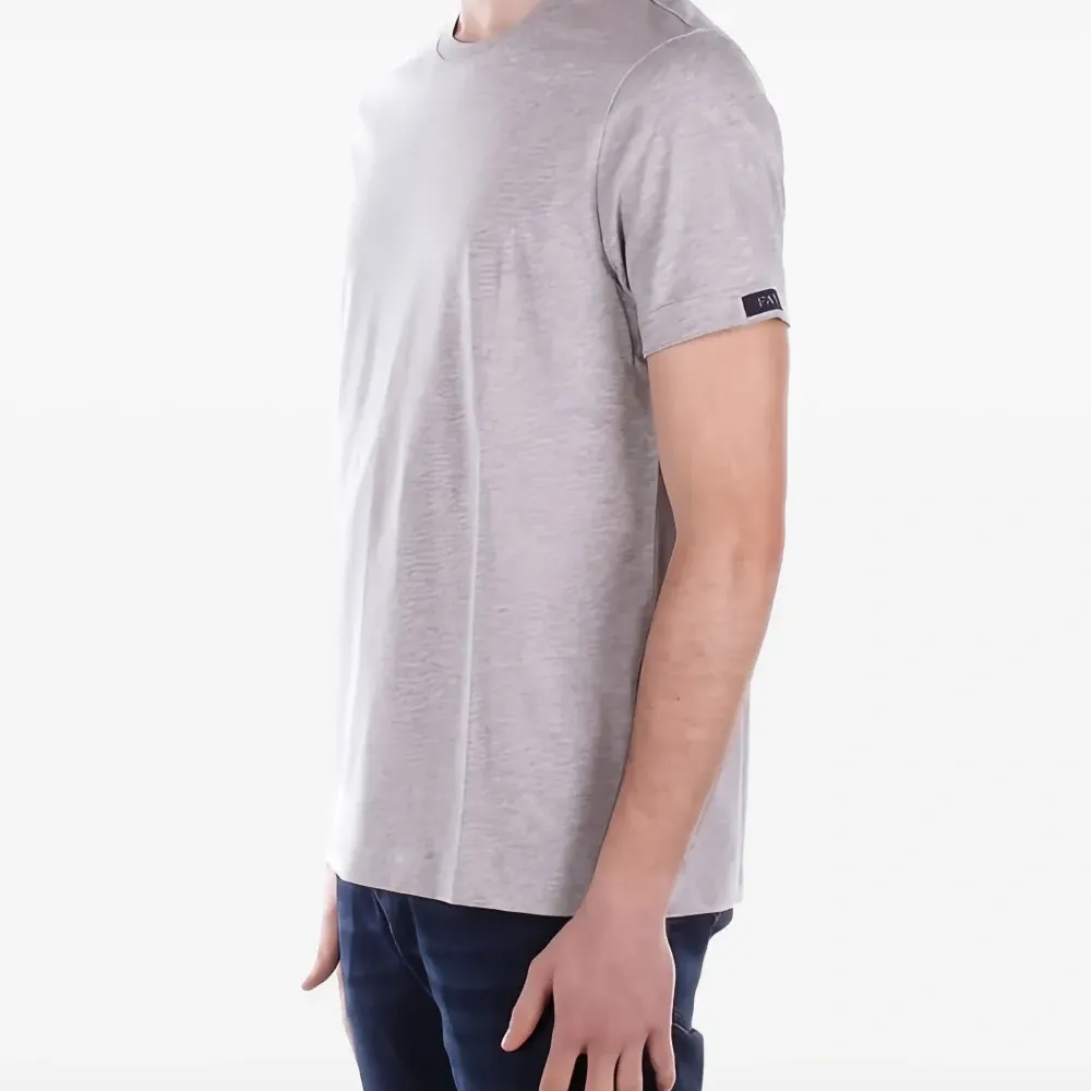 Футболка с логотипом