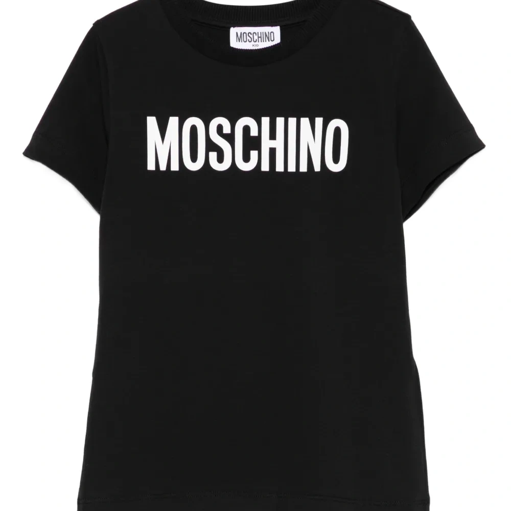 футболка с логотипом