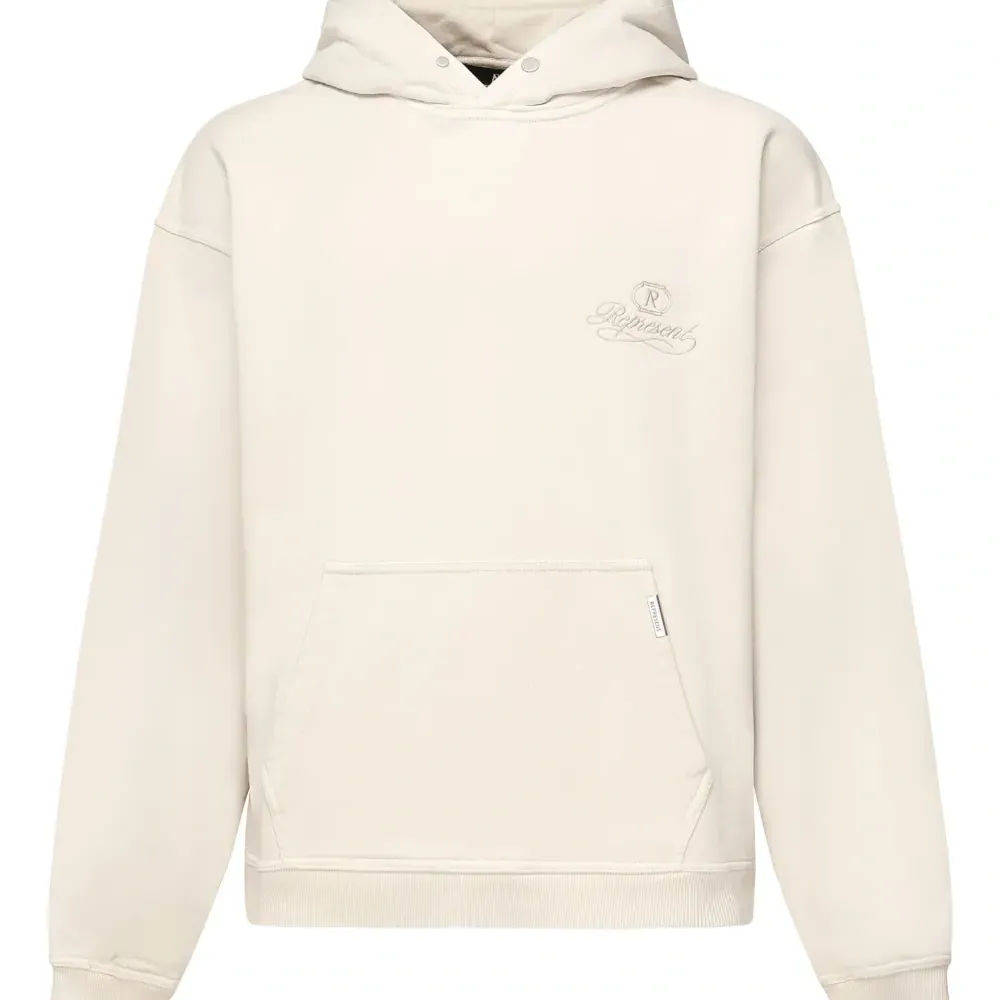 худи с вышитым логотипом