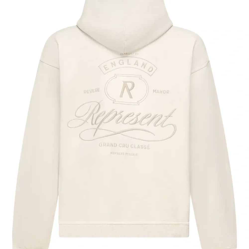 худи с вышитым логотипом